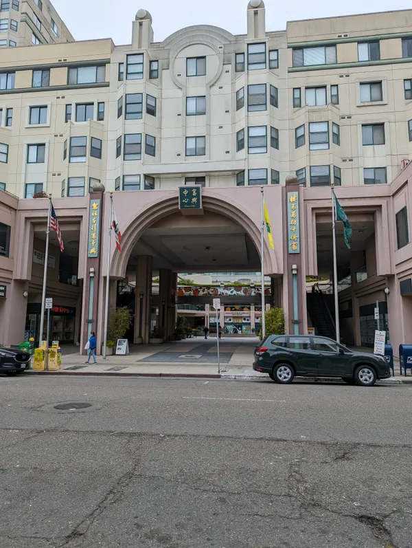 Oakland police investigate Chinatown collision after Hayward cyclist dies two weeks following December crash