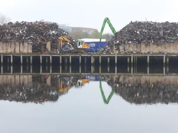 Morning fire at West Oakland Radius Recycling revives scrutiny of plant’s past fires and violations